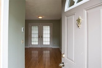 2840 Hartford Ave in Johnston, RI - Building Photo - Building Photo