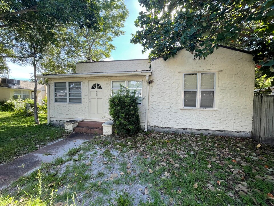 417 Adelia Ave in Sarasota, FL - Building Photo