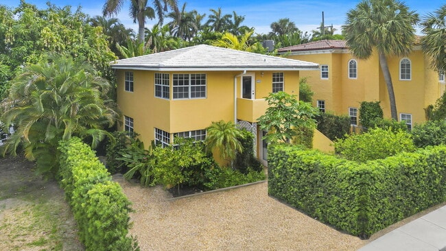 223 Park Ave in Palm Beach, FL - Building Photo - Building Photo