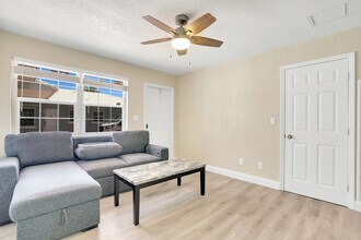 1001 S Federal Hwy-Unit -5 in Lake Worth Beach, FL - Building Photo - Building Photo