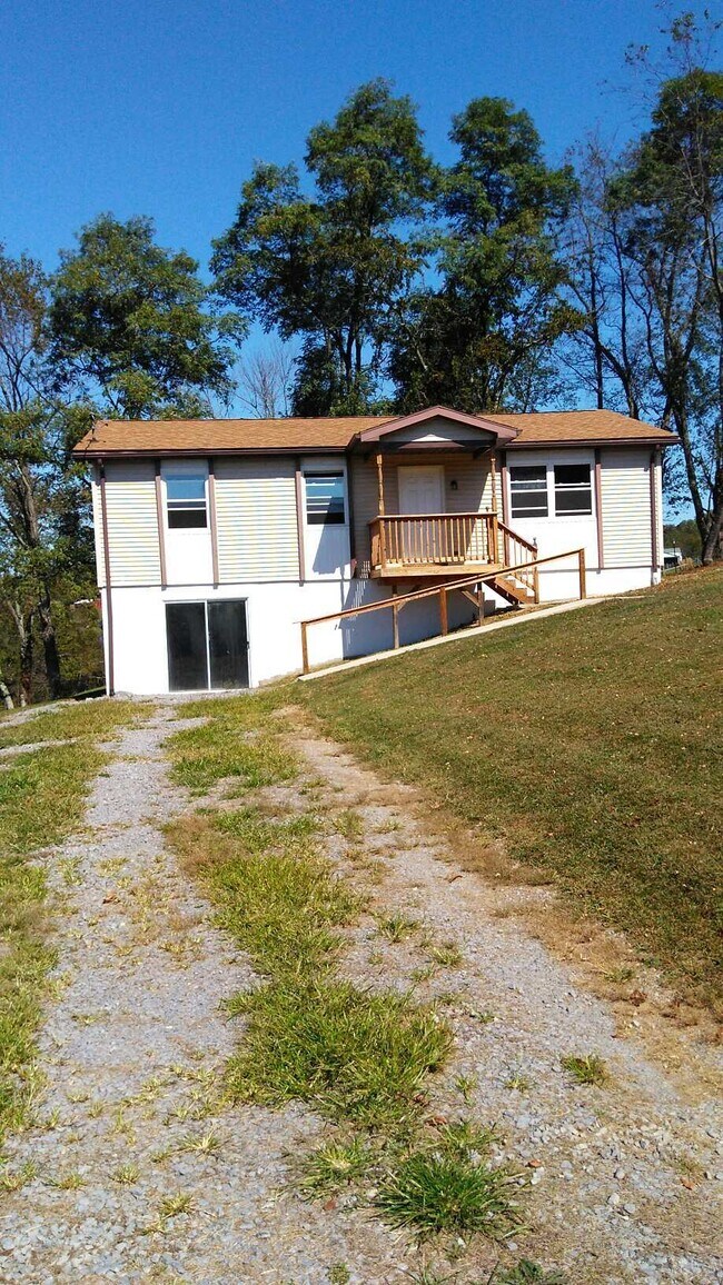 4018 Hillside Village Rentals in Fairmont, WV