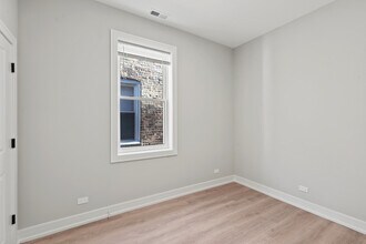 2540 W Cortez St in Chicago, IL - Building Photo - Building Photo