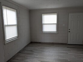 2945 Schofield Ave, Unit 2945 in Indianapolis, IN - Building Photo