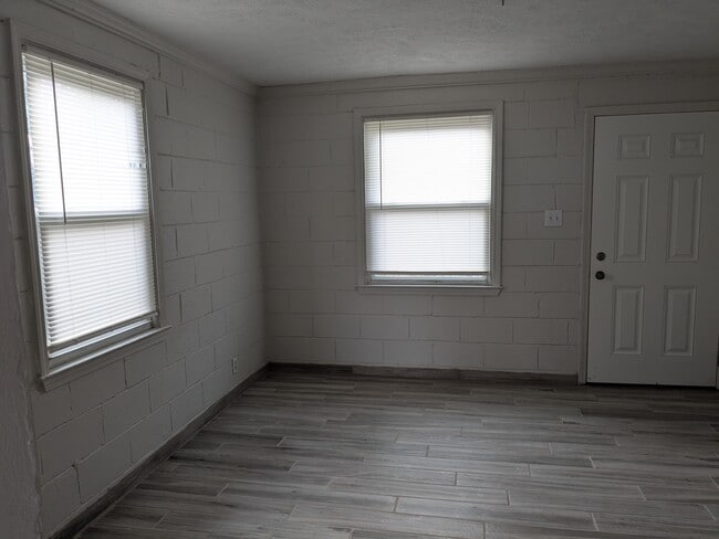 2945 Schofield Ave, Unit 2945