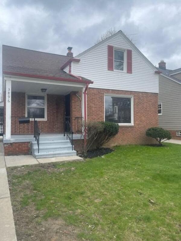 property at 3896 Parkdale Rd