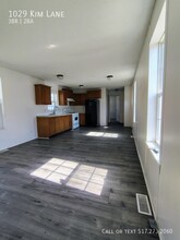 1029 Kim Ln in Vermillion, SD - Foto de edificio - Building Photo