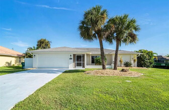 1535 Ultramarine Ln in Punta Gorda, FL - Foto de edificio - Building Photo