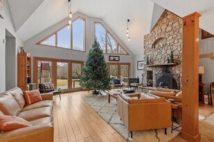 287 Chapman Rd in Barre, MA - Building Photo