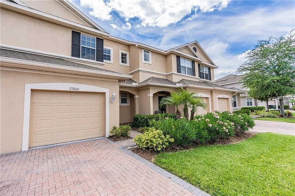 27006 Cool Stream Ln in Wesley Chapel, FL - Foto de edificio