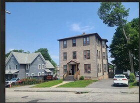 73 Green Hill Pkwy, Unit 2 in Worcester, MA - Building Photo