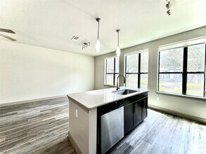 3788 Richmond Ave. in Houston, TX - Building Photo - Building Photo