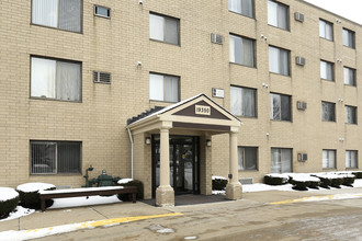 Riverpark Apartments in Cleveland, OH - Building Photo - Building Photo