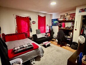 2346 Stratford Ave in Cincinnati, OH - Foto de edificio - Building Photo