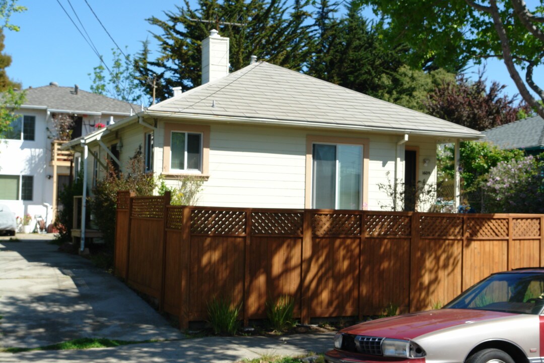 1609 Derby St in Berkeley, CA - Building Photo