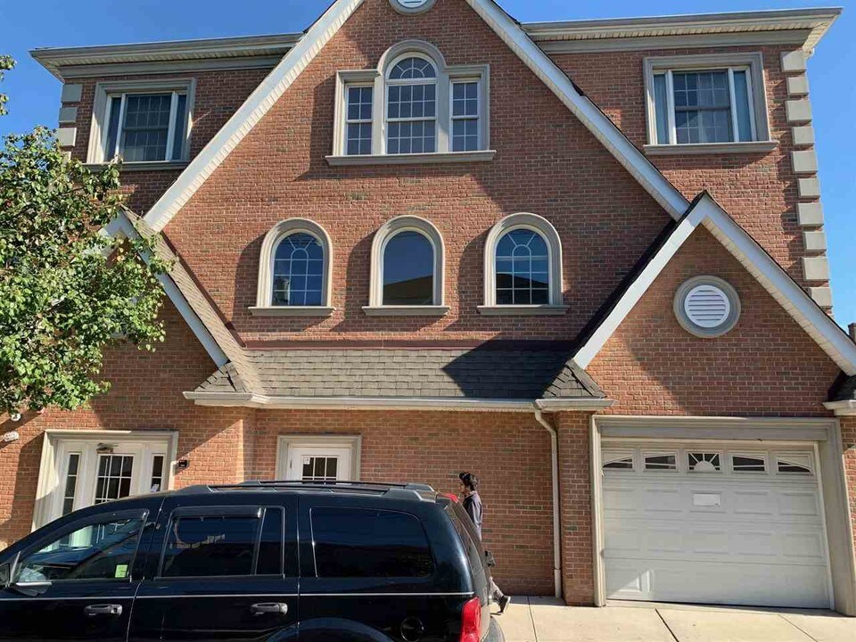 6708 Jackson St-Unit -4 in Guttenberg, NJ - Building Photo