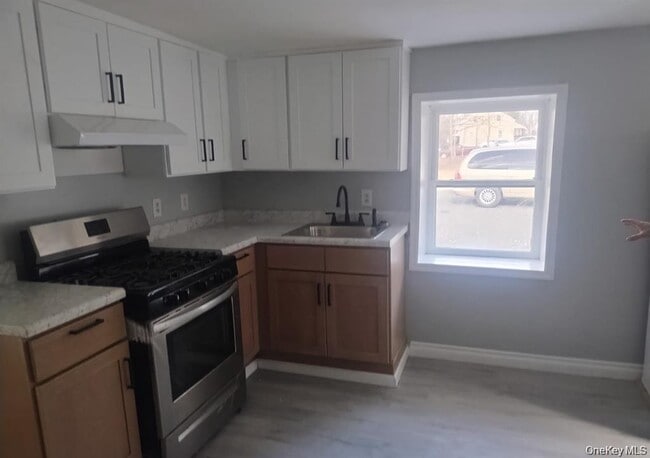 77 Randall St in Florida, NY - Building Photo - Building Photo