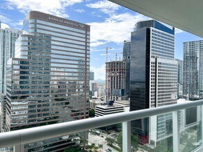 1331 Brickell Bay Dr, Unit 2611 in Miami, FL - Building Photo - Building Photo