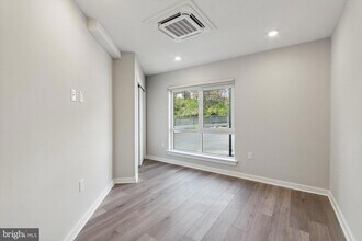 3449 Scotts Ln, Unit A311 in Philadelphia, PA - Building Photo - Building Photo
