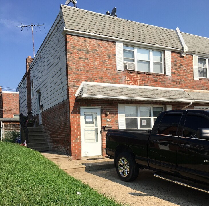 502 Lawler Ter, Unit A Photo