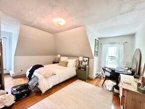 80 University Rd, Unit 2 in Brookline, MA - Building Photo - Building Photo