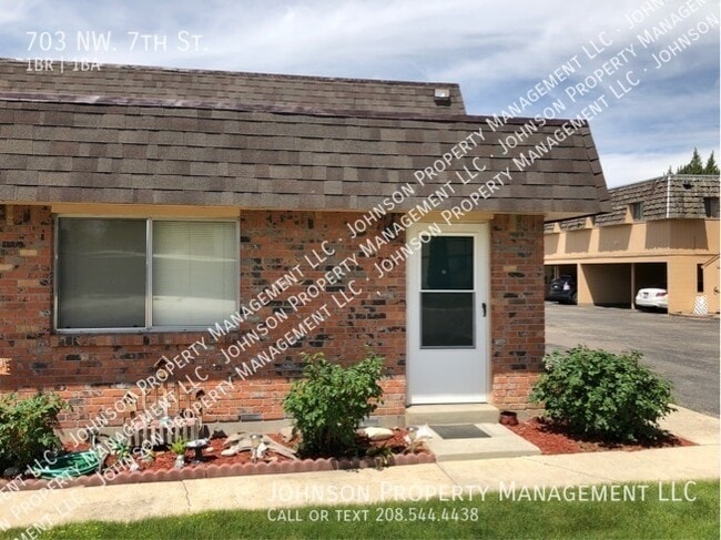 703 NW 7th St in Meridian, ID - Building Photo - Building Photo