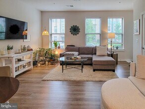 1126 Madeira Terrace SE in Leesburg, VA - Building Photo - Building Photo