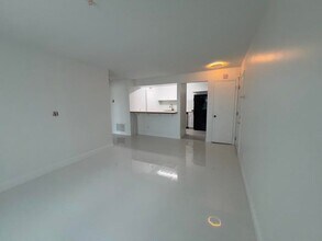 2319 N Congress Ave in Boynton Beach, FL - Foto de edificio - Building Photo