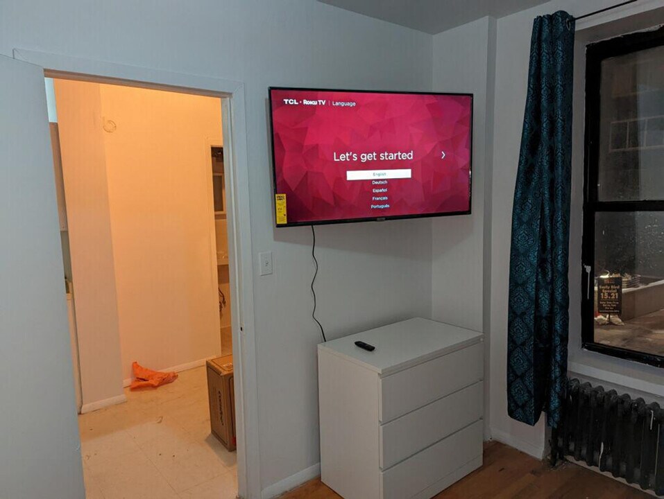 312 E 93rd St in New York, NY - Building Photo