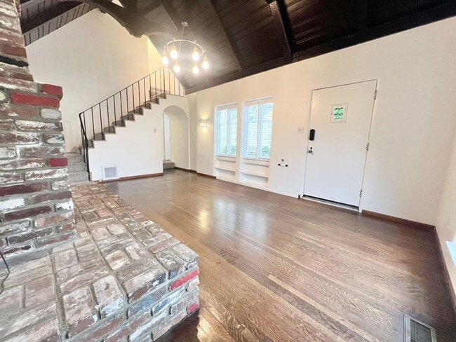 169 La Verne Ave in Long Beach, CA - Building Photo - Building Photo