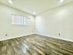 4839 W 17th St in Los Angeles, CA - Building Photo - Building Photo