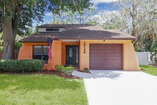 16128 Foxfire Dr in Tampa, FL - Building Photo