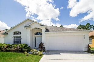 4240 Forest Island Dr in Orlando, FL - Building Photo