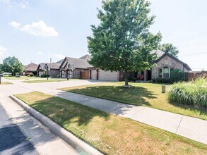 1613 NE Rock St in Bentonville, AR - Building Photo - Building Photo