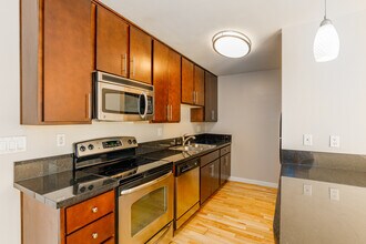 Park East Apartments in San Diego, CA - Building Photo - Interior Photo