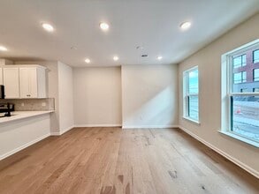 109 Sadie Cir in New Brunswick, NJ - Building Photo - Building Photo