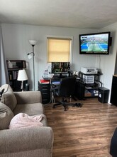 122 Windsor Park Dr, Unit Apartment in Coventry, RI - Building Photo - Building Photo