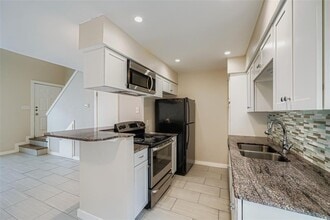 5604 Woodrow Ave in Austin, TX - Building Photo - Building Photo