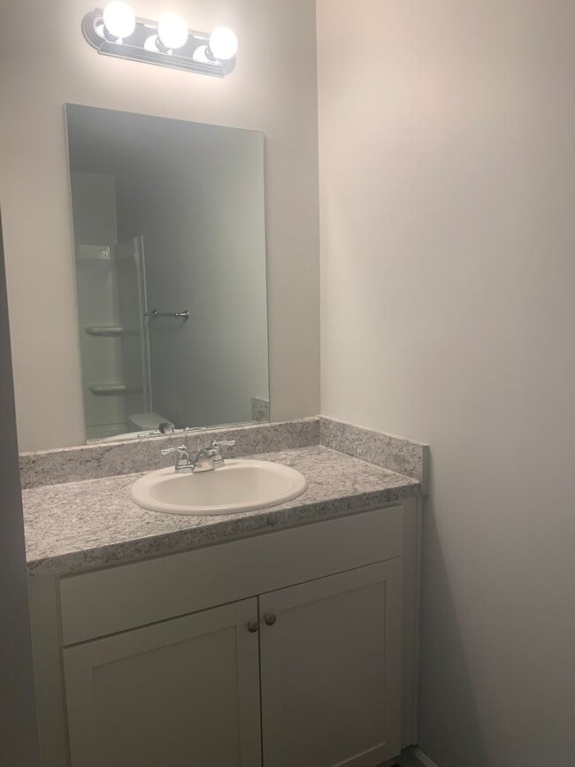 property at 35 Knoll Wy