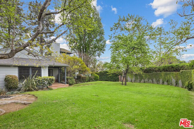 1260 Napoli Dr in Los Angeles, CA - Building Photo - Building Photo