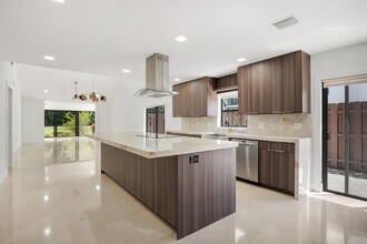 21922 Cypress Dr in Boca Raton, FL - Building Photo - Building Photo