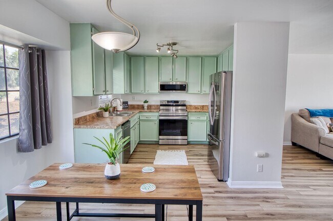 215 Camlau Dr in Chula Vista, CA - Building Photo - Building Photo