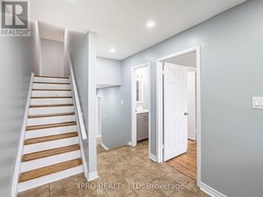 7458 Catalpa Rd in Mississauga, ON - Building Photo - Building Photo