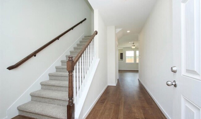 208 Lisa Marie Dr in Angleton, TX - Building Photo - Building Photo