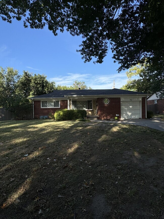 937 S Broadmoor St in Wichita, KS - Building Photo - Building Photo