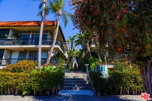 11978 Kiowa Ave in Los Angeles, CA - Building Photo