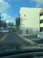 7797 Golf Cir Dr in Margate, FL - Building Photo - Building Photo