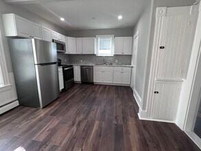 283 E High St, Unit 2 in Manchester, NH - Building Photo - Building Photo