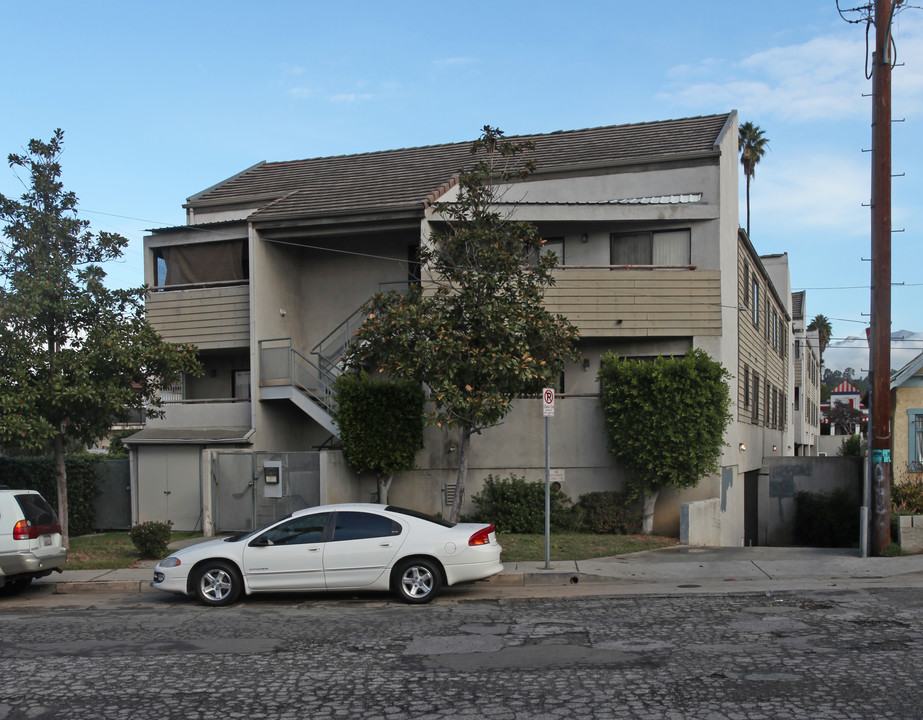 6415 Roble Ave in Los Angeles, CA - Building Photo