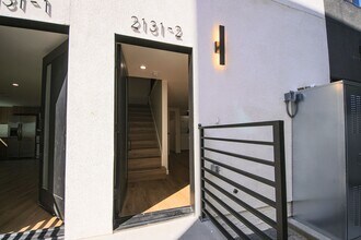 2129 Aaron St in Los Angeles, CA - Building Photo - Building Photo