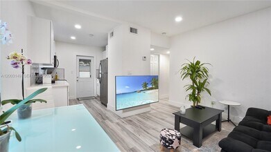 1441 NE 154th Terrace in North Miami Beach, FL - Building Photo - Building Photo